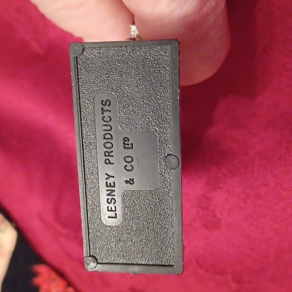 Queen Elizabeth 1977 Silver Jubilee Souvenir Crest/Coat of Arms - Picture 3 of 4